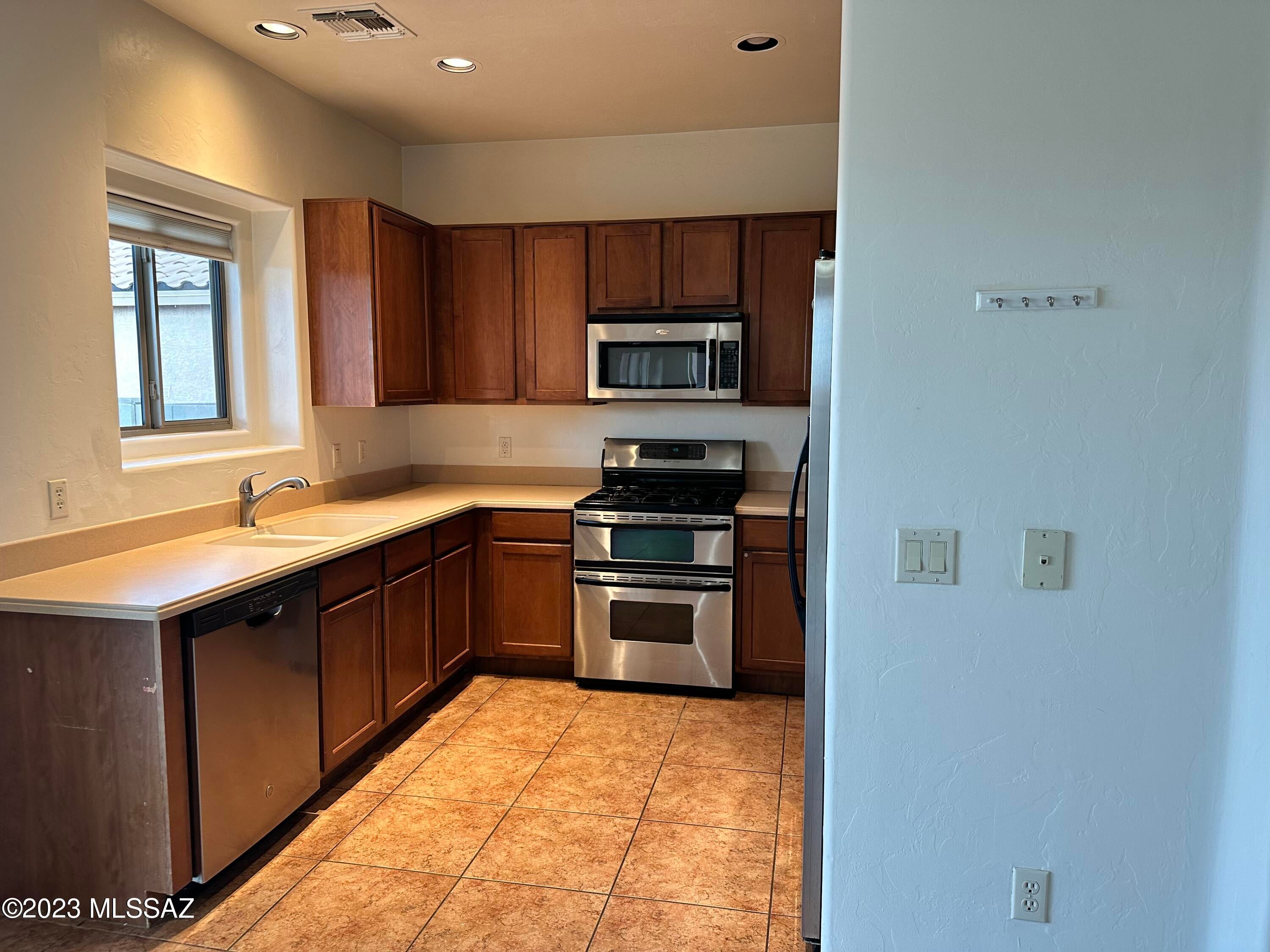 Empire Heights (1-241) - Residential Lease