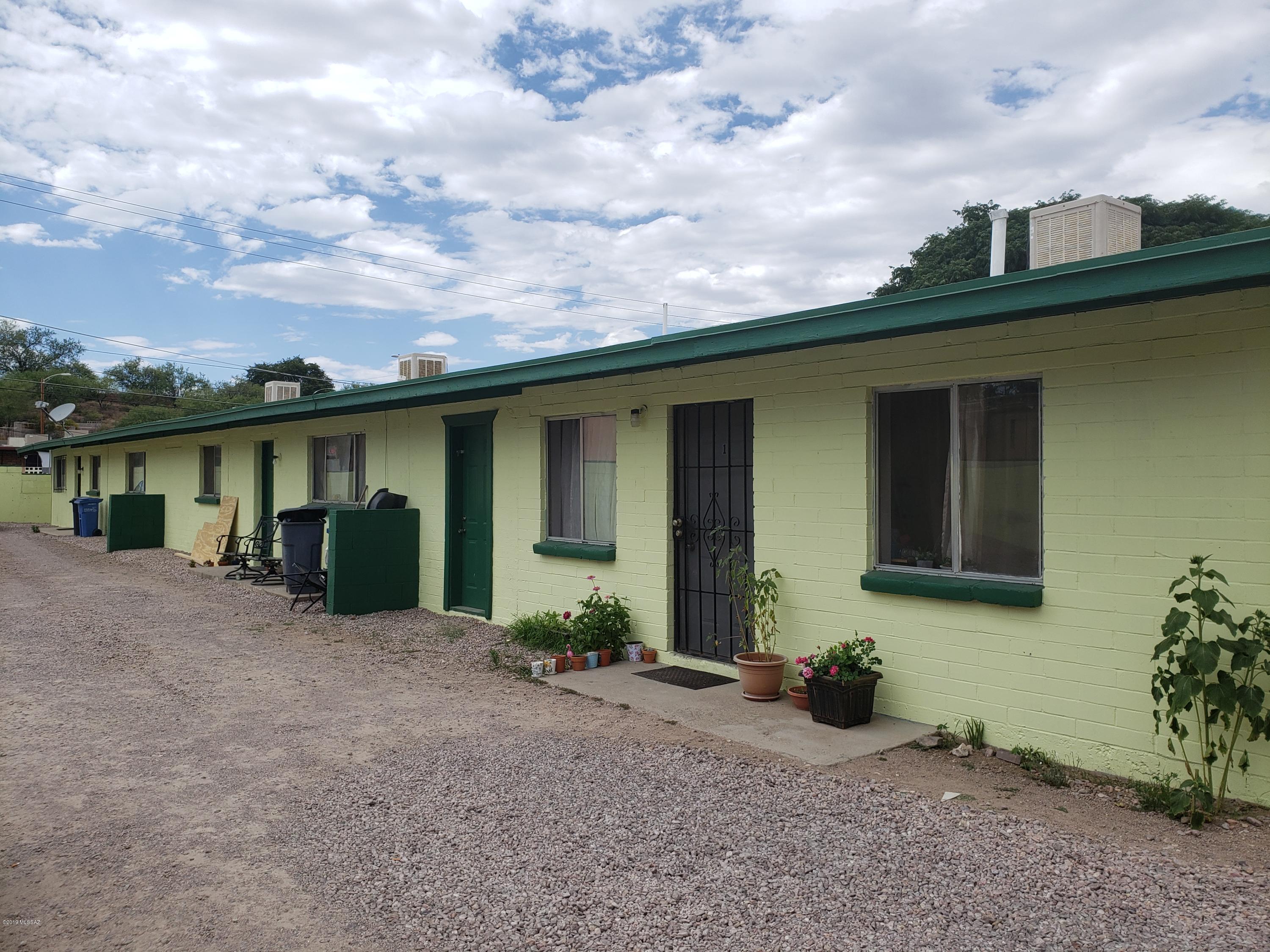 Centrally located investment opportunity!!  This is a great rental property. Two units are 2 bedroom 1 bath third unit is 3 bedroom 2 bath. Close to hospital and easy access to freeway.