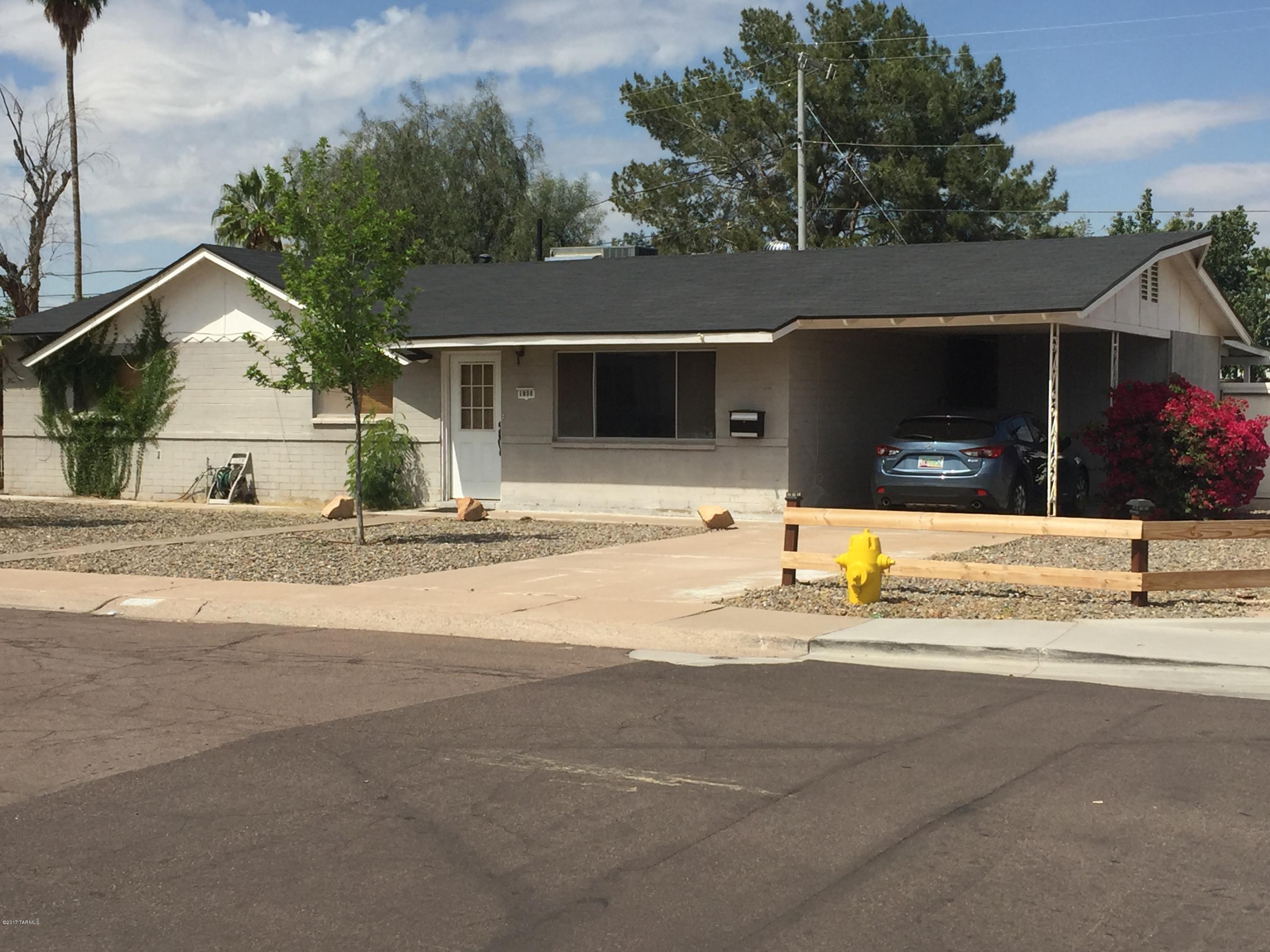 This low maintenance gem is located close to ASU just blocks from Mill Road with all of its shopping and night life. With local public transportation just steps away this recently updated home boasts all the conveniences of big city life with the space and privacy of of a home. This large home has upgraded bathrooms, a new roof, HVAC, onsite laundry, dishwasher and ceiling fans in every room. Landscaping is provided by owner!