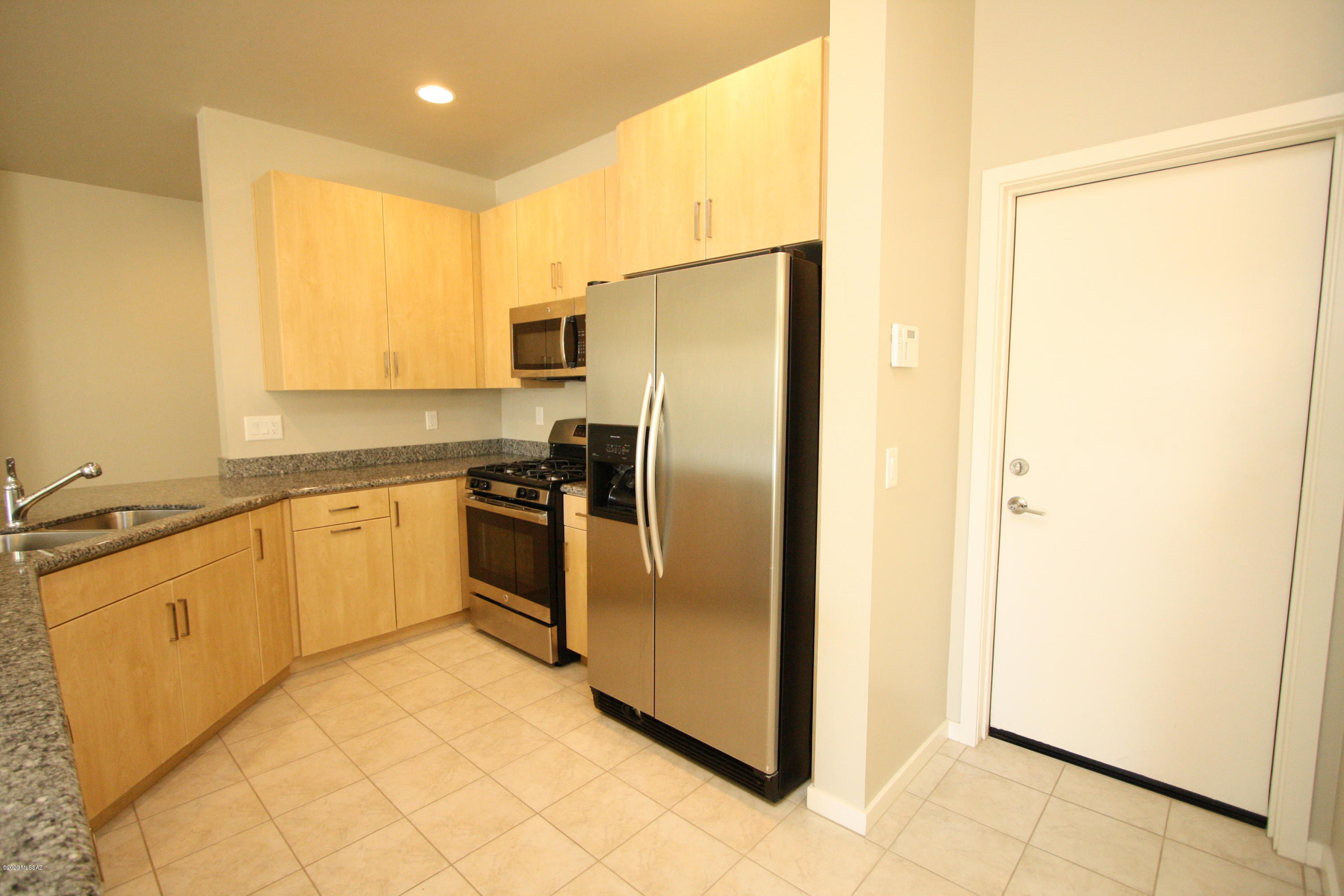 Elementary Place SQ20163230723 - Residential Lease