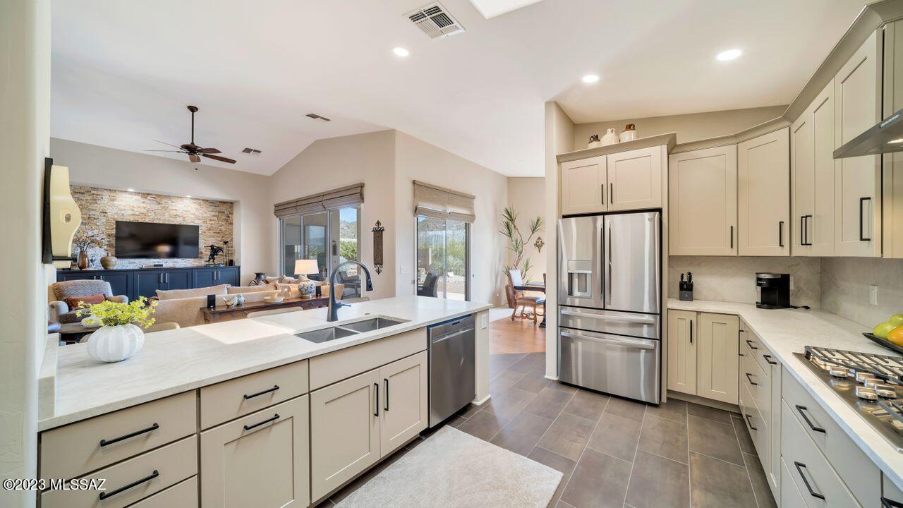 Bluffs At Dove Mountain (1-122) - Residential