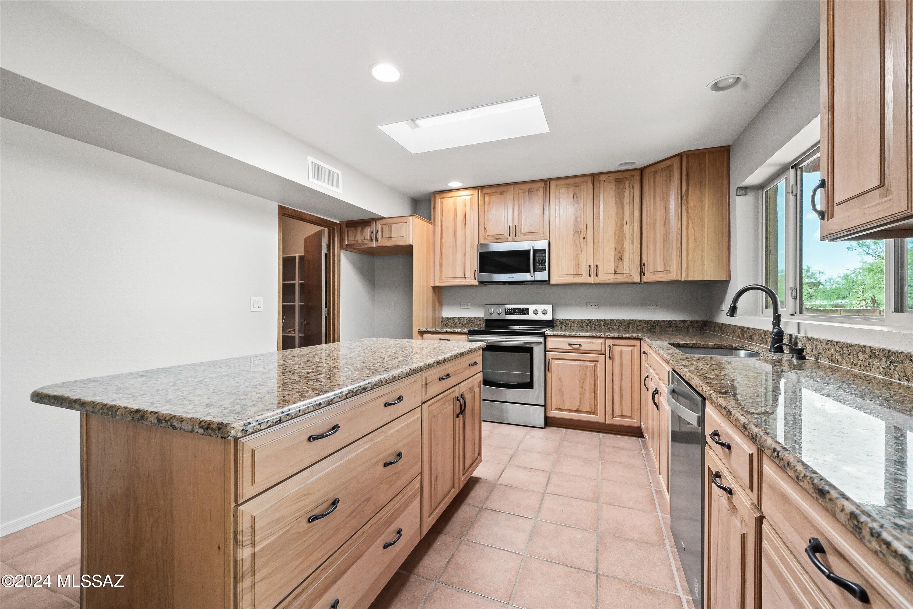 Catalina Madre (1-70) - Residential