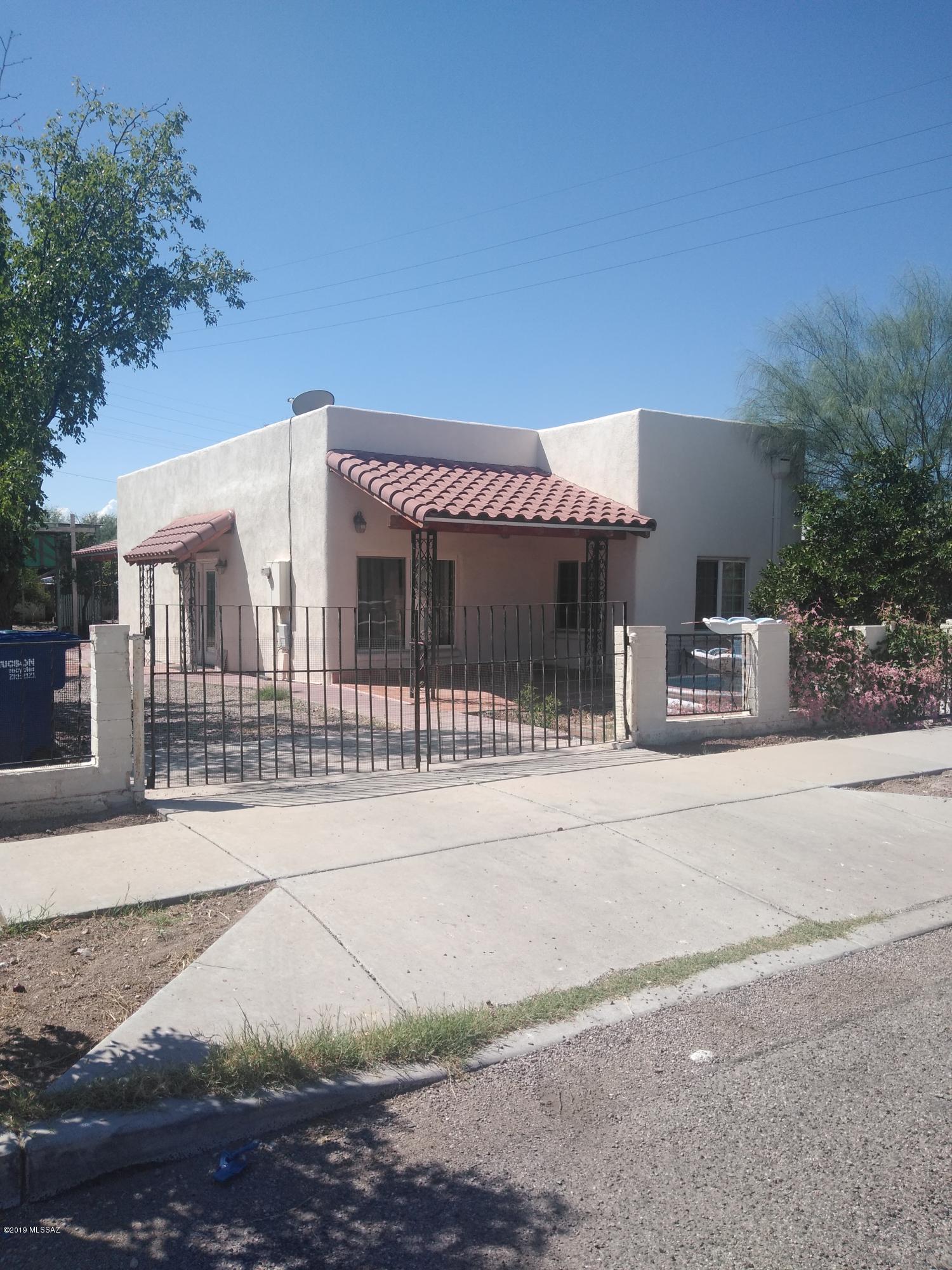 This is a great 2 bed 2 bath. very large for a two bedroom, high ceiling through out home. large and lovely baths, spacious and open kitchen. master suit type lay out for master bed. A/C, ceramic tile in whole house, dual pane windows. Full hook ups for RV. RV cover. Lots of trees. you will love this home.