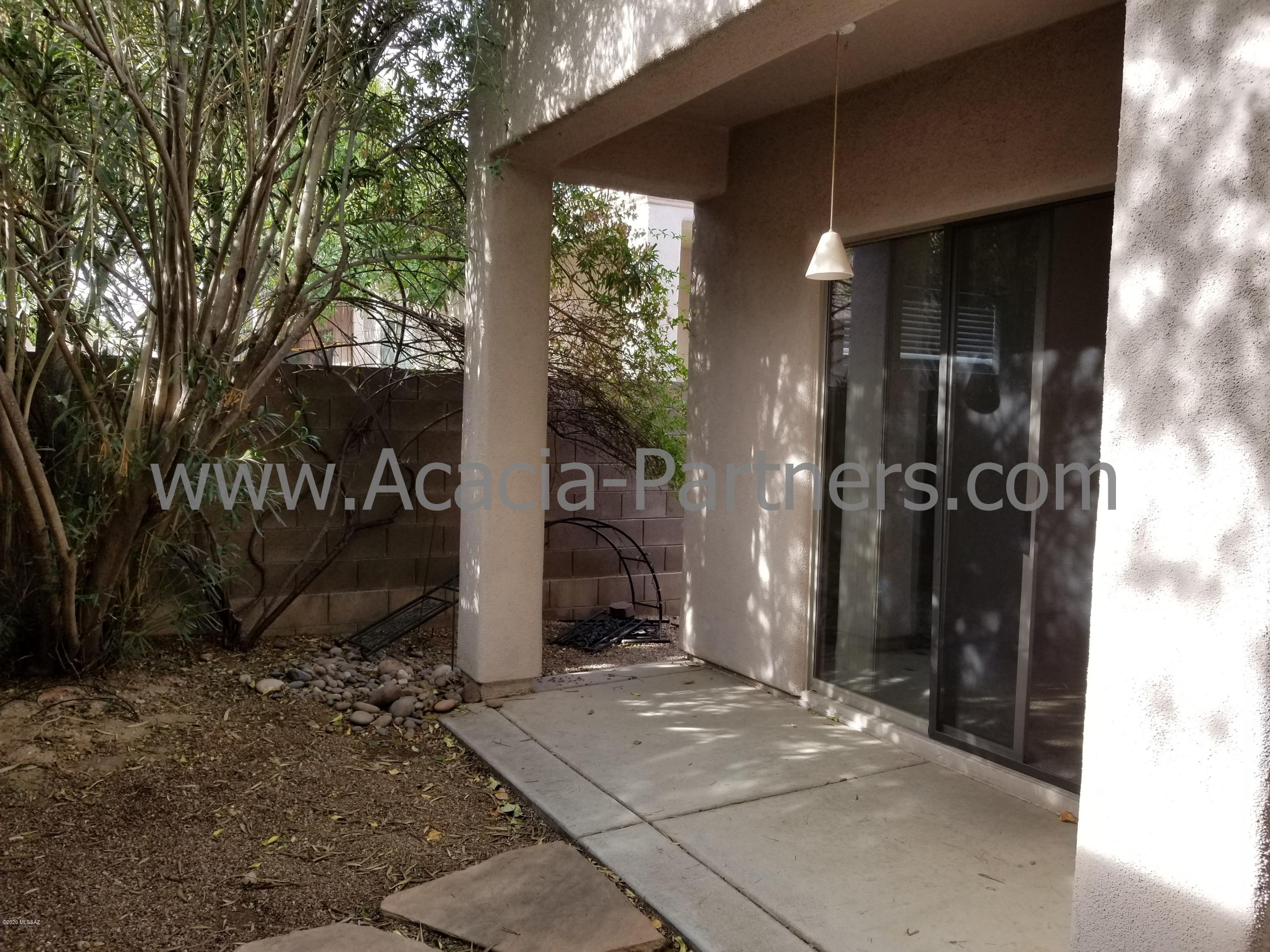 Rancho Esperero (1-343) - Residential Lease