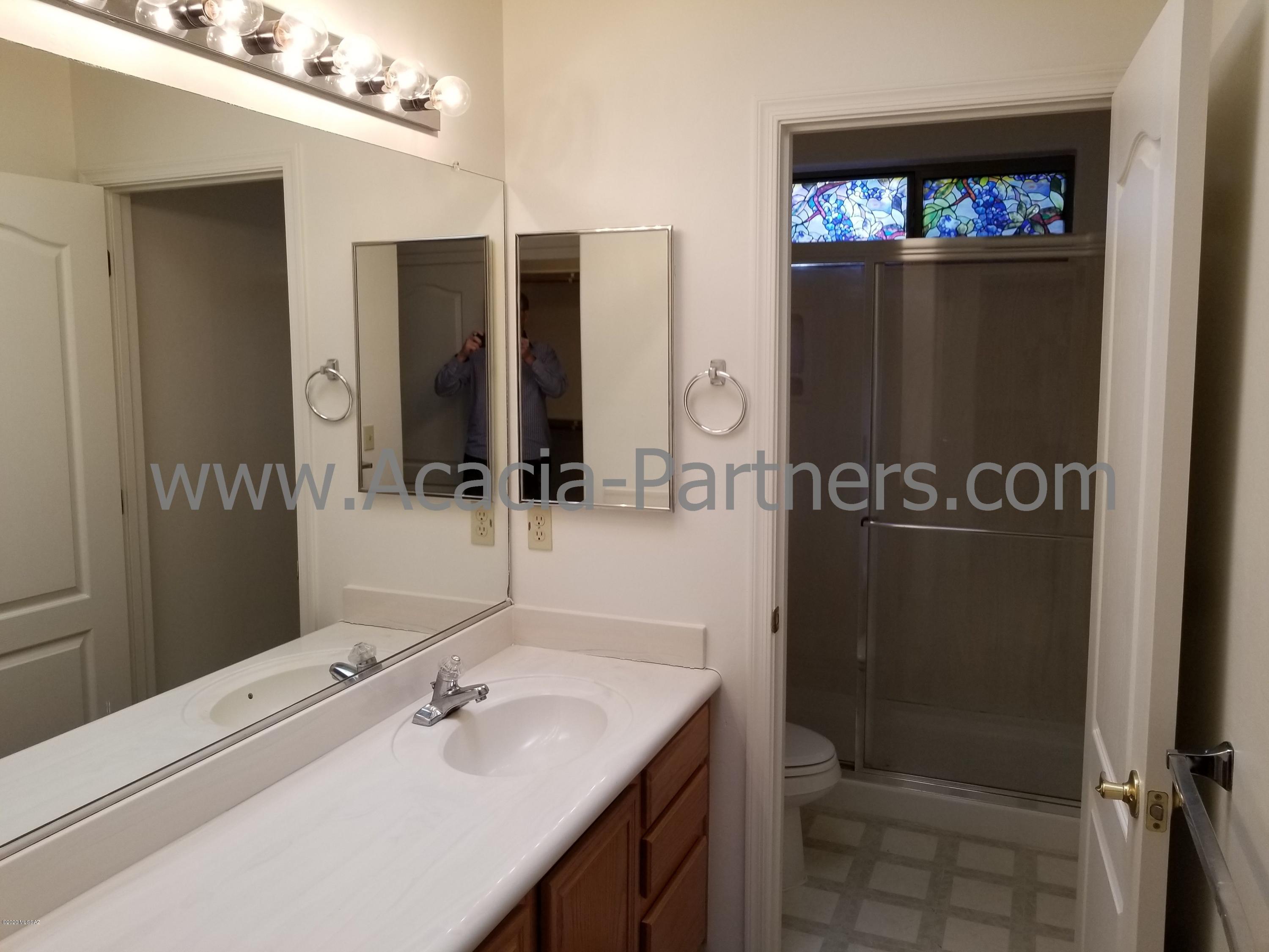 Rancho Esperero (1-343) - Residential Lease