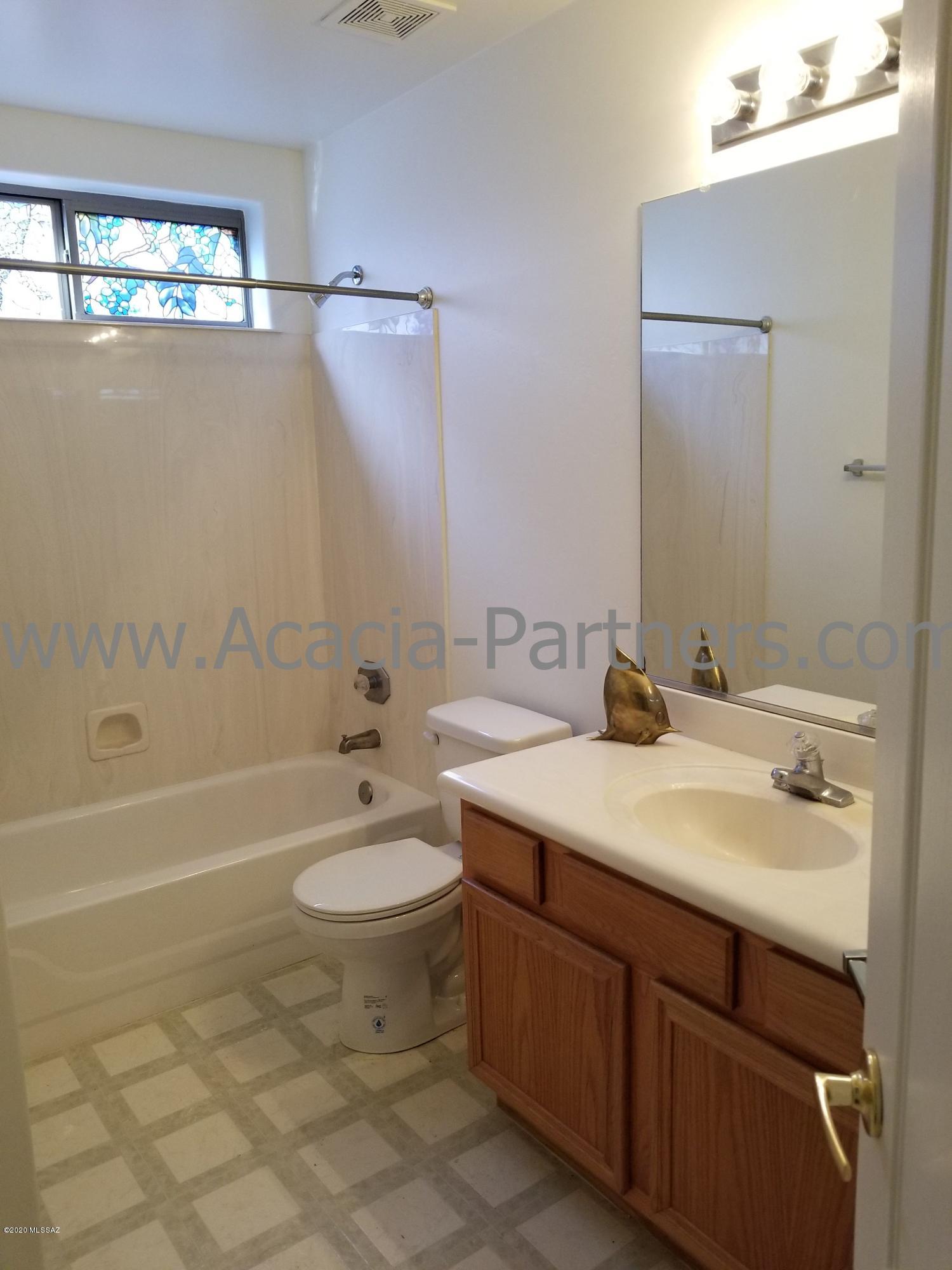Rancho Esperero (1-343) - Residential Lease