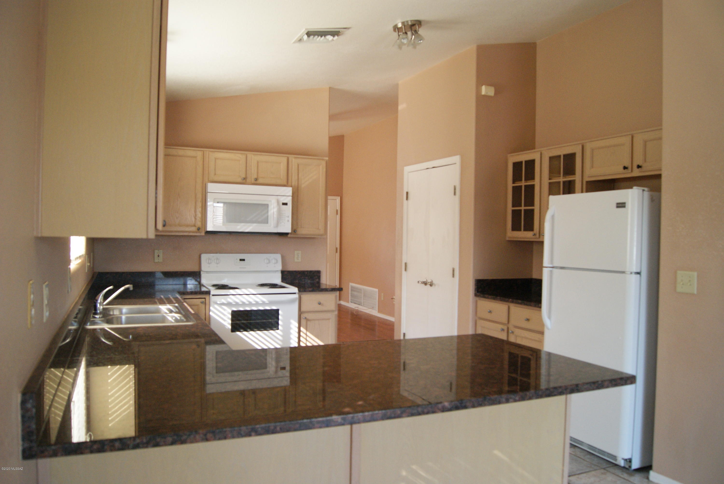 Elliott Homes At Rita Ranch (1-521) - Residential Lease