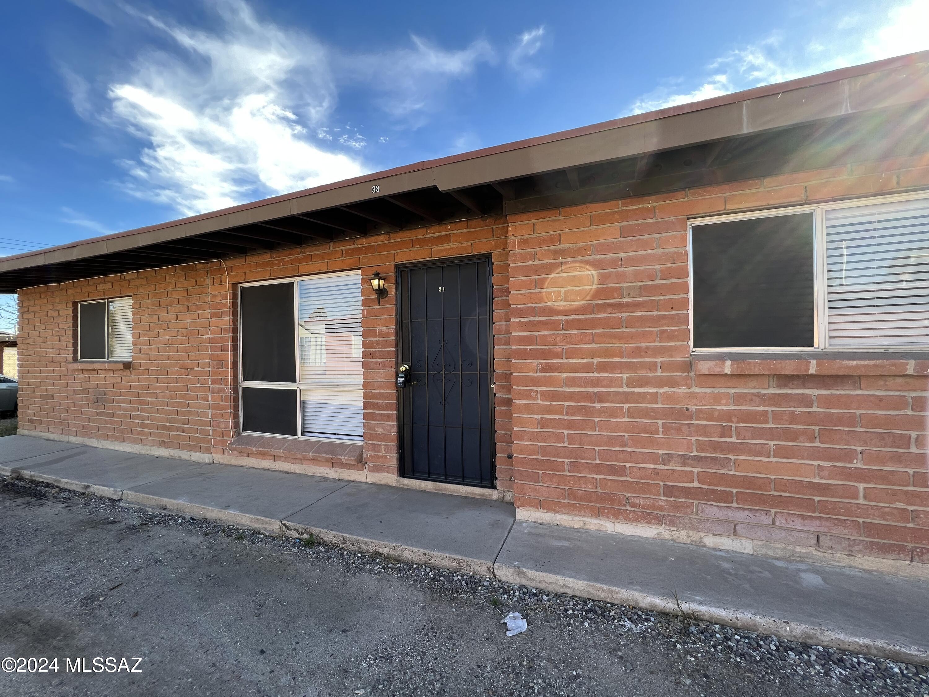 AVAILABLE NOW! 

** All Atlas Real Estate residents are enrolled in the Resident Benefits Package (RBP) at a monthly rate of $60/month with a one-time utility set-up fee of $30. Fee includes Renters Insurance, HVAC air filter delivery (for applicable properties), utility concierge service making utility connection a breeze during your move-in, our best-in-class resident rewards program, and much more! More details upon application. **
Pet Policy: (Pet screening application required) Pets accepted! $300 one time pet fee (per pet) is due at the time of move in. As low as $35 monthly pet rent (per pet).
