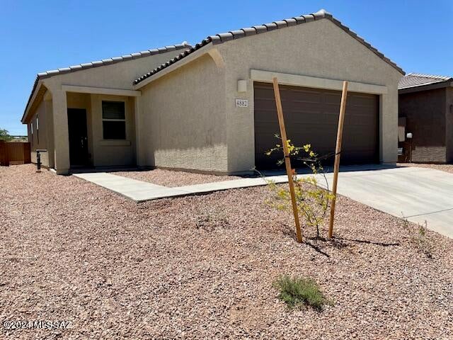 Valencia Crossing - Residential Lease