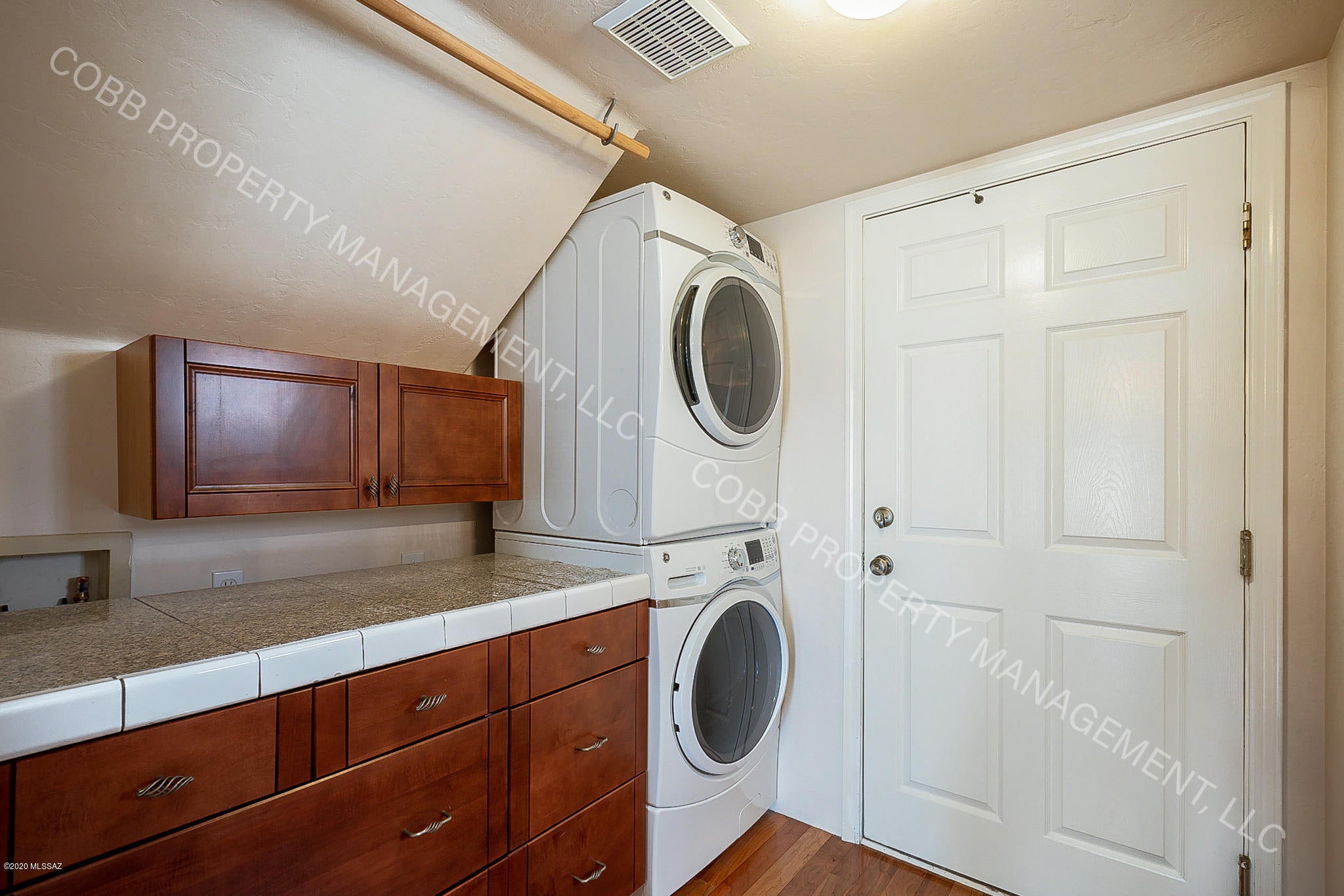 Maravilla(1-42) - Residential Lease