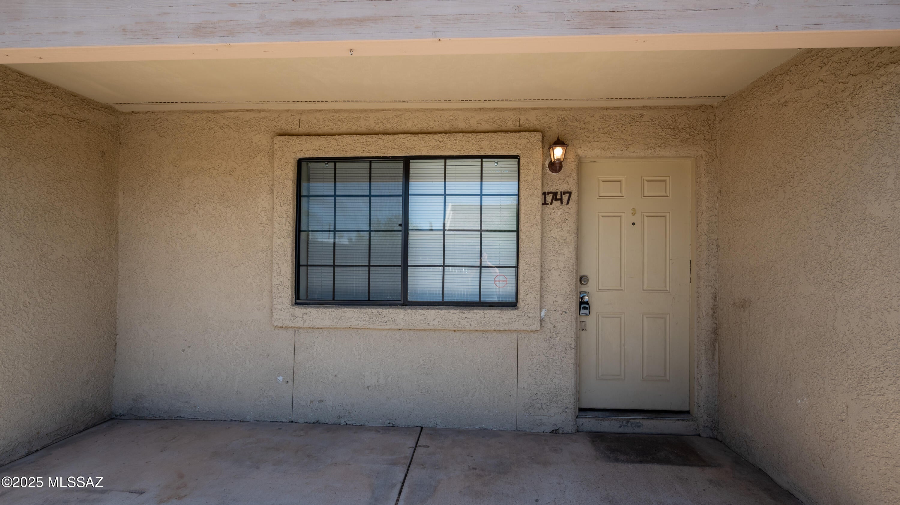 A Gorgeous unit in a fully remodeled triplex in central Tucson! Freshly painted 2 Bdrm/1 Bath with ceramic tile throughout. Natural lighting in Great room, efficient upgraded galley kitchen with dinette area. Water is included in rent. AC, Washer/dryer hook ups and nice low care backyard. Just minutes away from El Con Shopping Mall, restaurants, & UA. On Bus Line, convenient to Reid Park with Zoo, Golf Course, Exercise Track around Park, Open Air Concert Area, High Corbett Field plus more. TUSD Schools, Must see! All Electric Home (Speedway/Country Club)