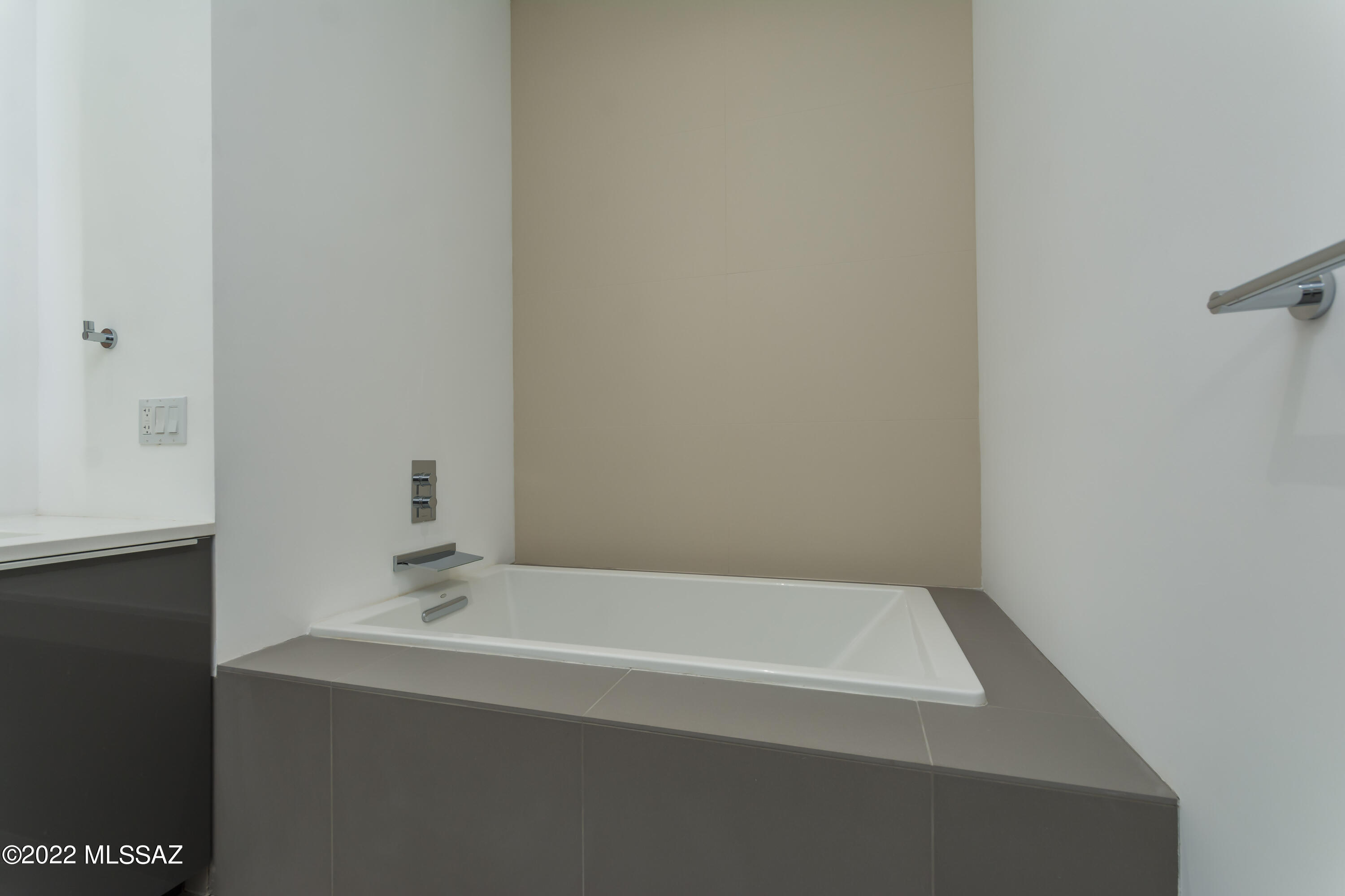 Canada Hills Est Phase ll (42-130) - Residential