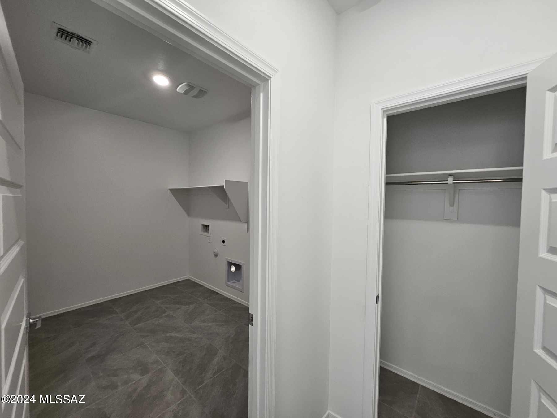 Saguaro Bloom SQ20180540069 - Residential
