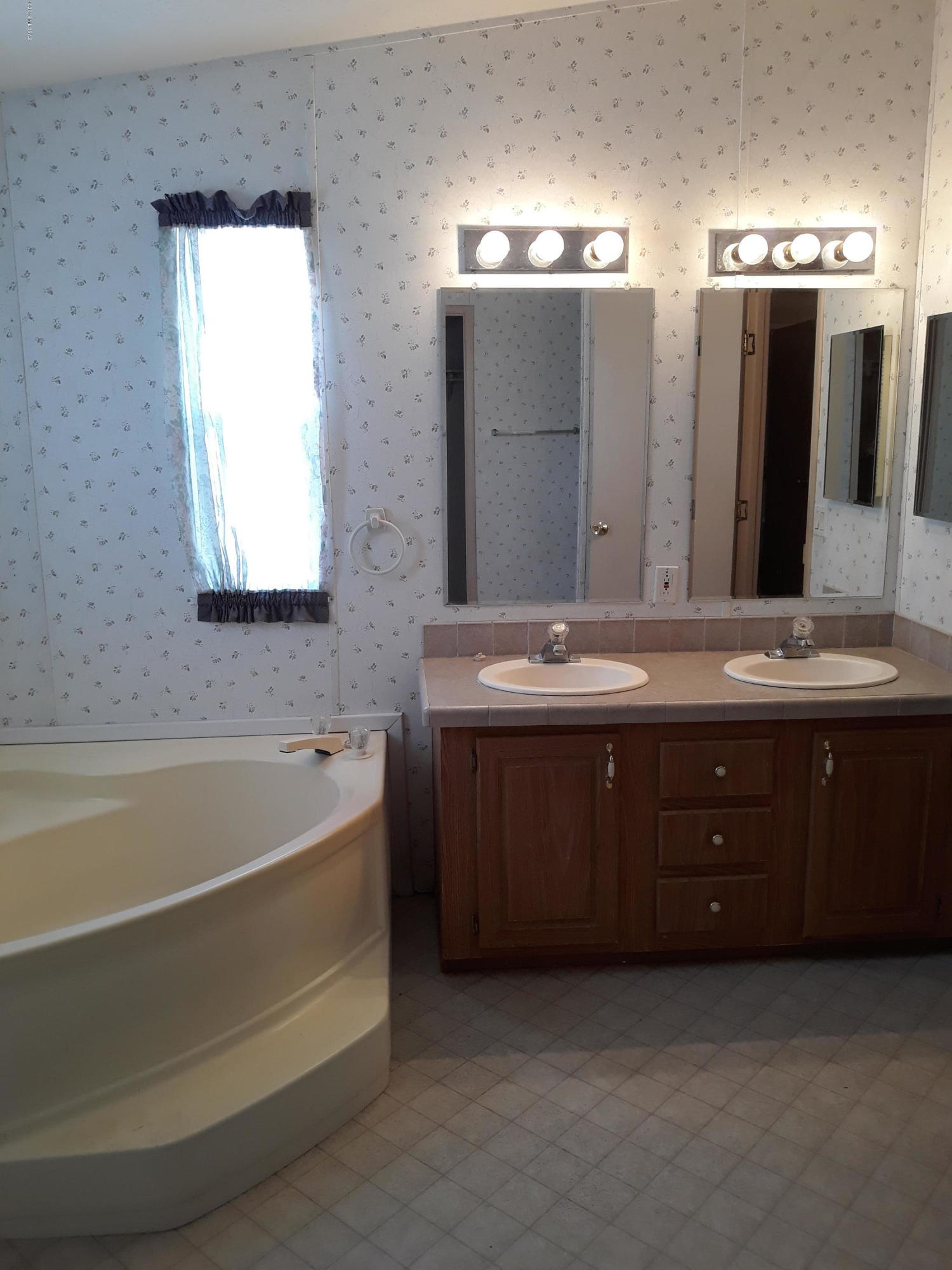 Country Club Terrace (1-108) - Residential