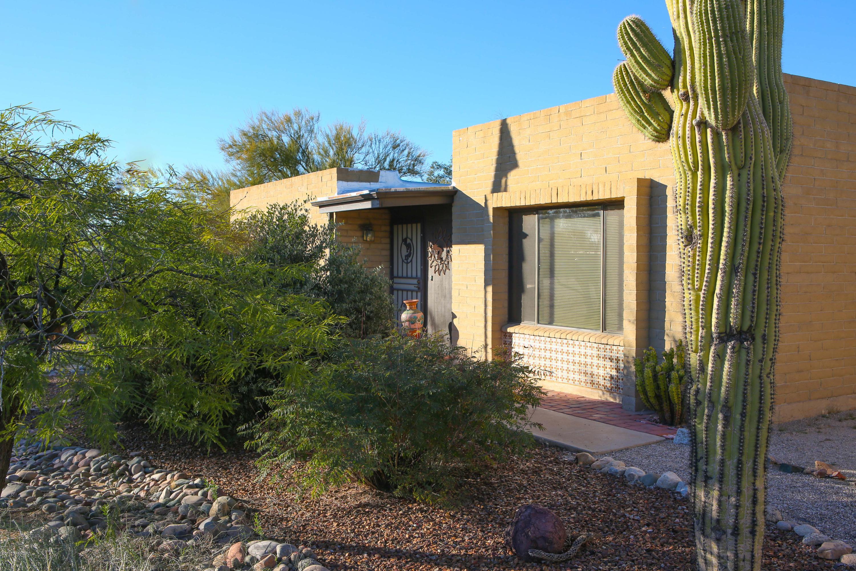 Casas Adobes West (1-220) - Residential