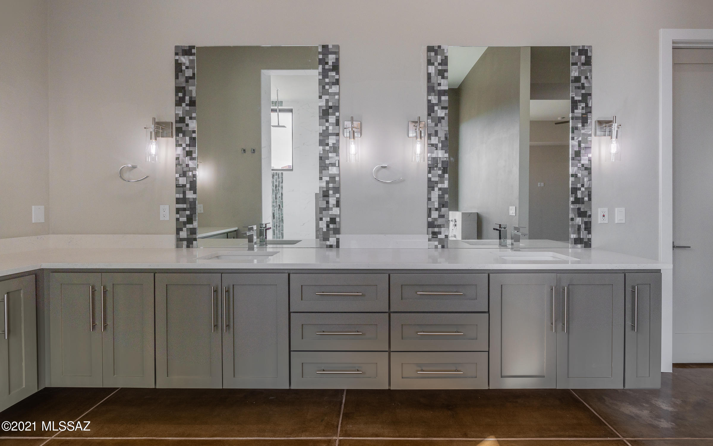 Sabino Mountain (1-290) - Residential