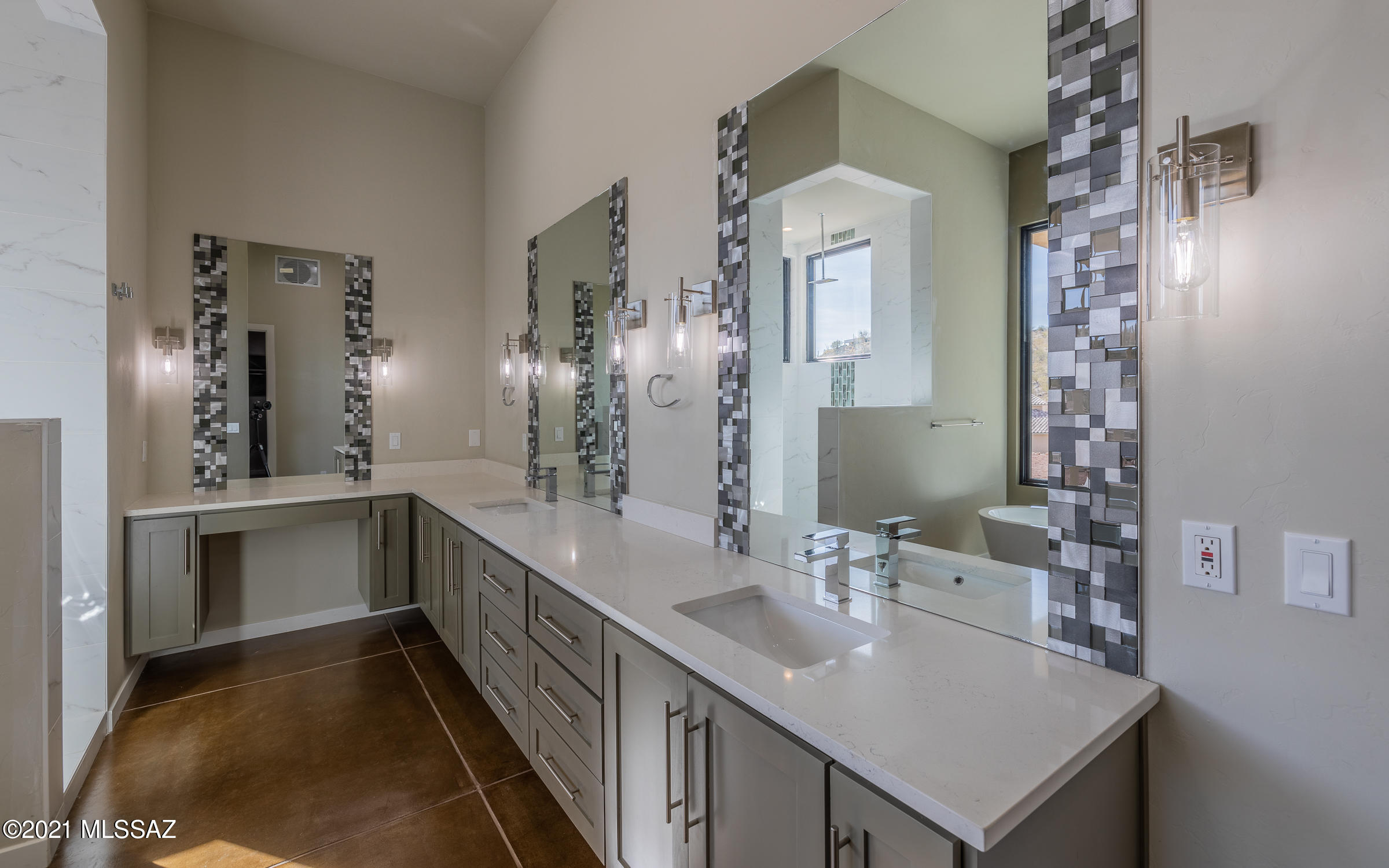 Sabino Mountain (1-290) - Residential