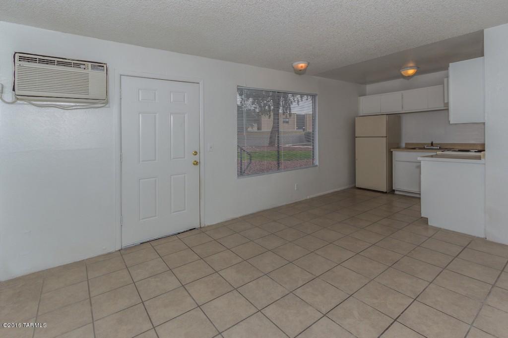 Lincoln Park - Residential Income