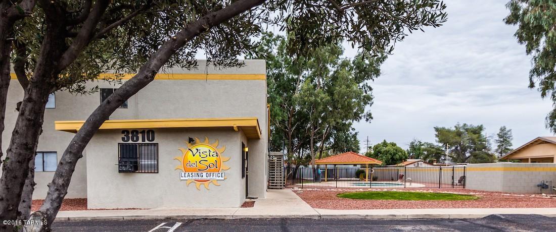 Lincoln Park - Residential Income