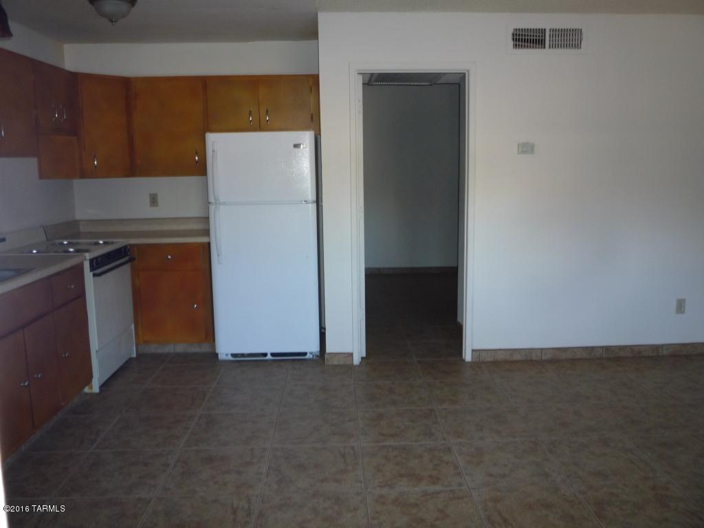 Lincoln Park - Residential Income