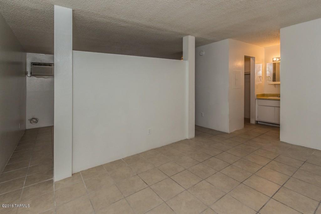 Lincoln Park - Residential Income