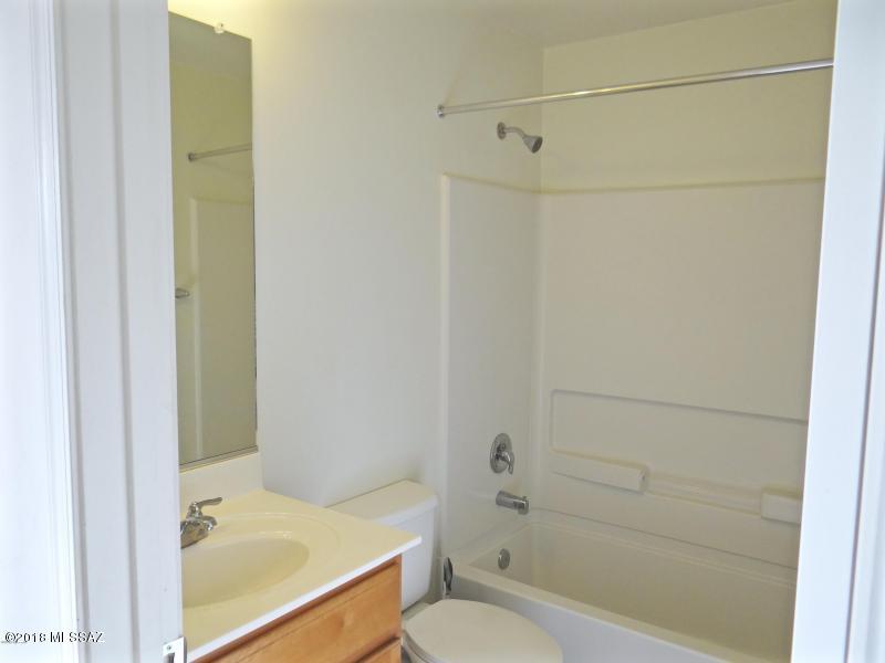 Mountain Vail Estates (136-501) - Residential Lease