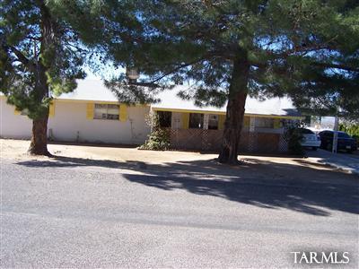 Spacious home in the heart of Oracle, near school, this home is a four bedroom two bath home available soon. Backyard is fenced. Pets ok. Requires appointment to show.
