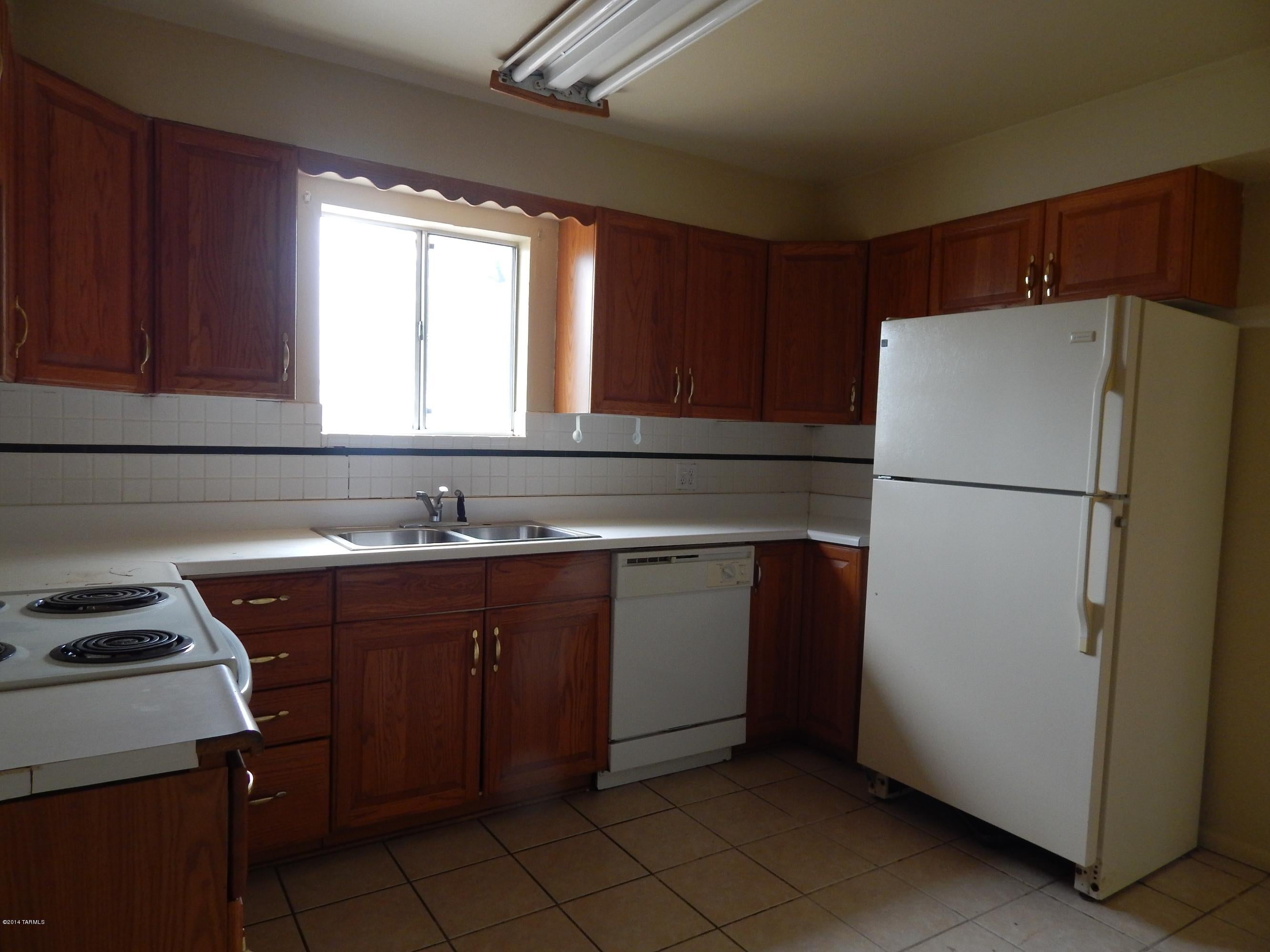 Oracle Village Estates - Residential Lease
