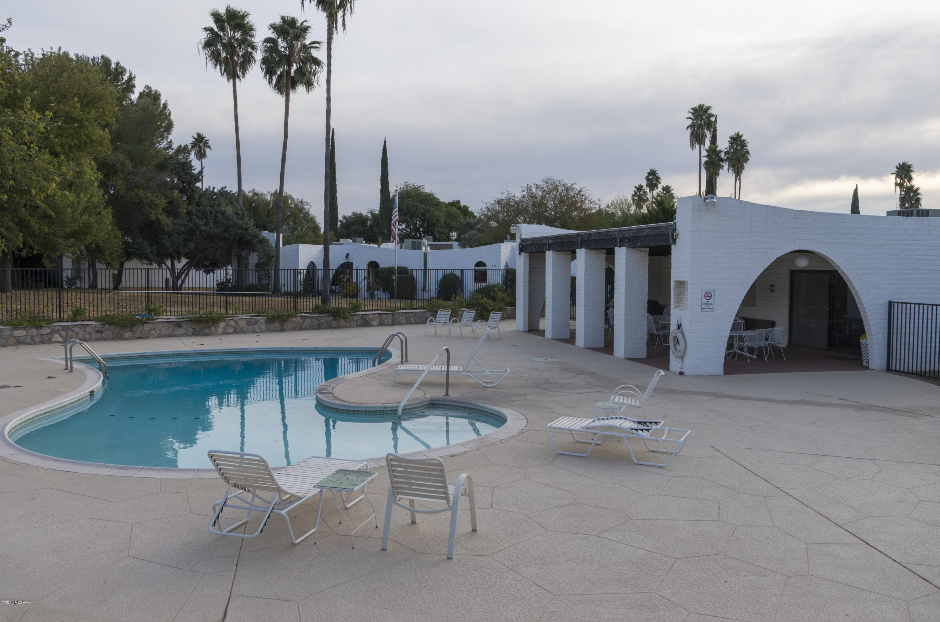 Las Lomitas (1) - Residential