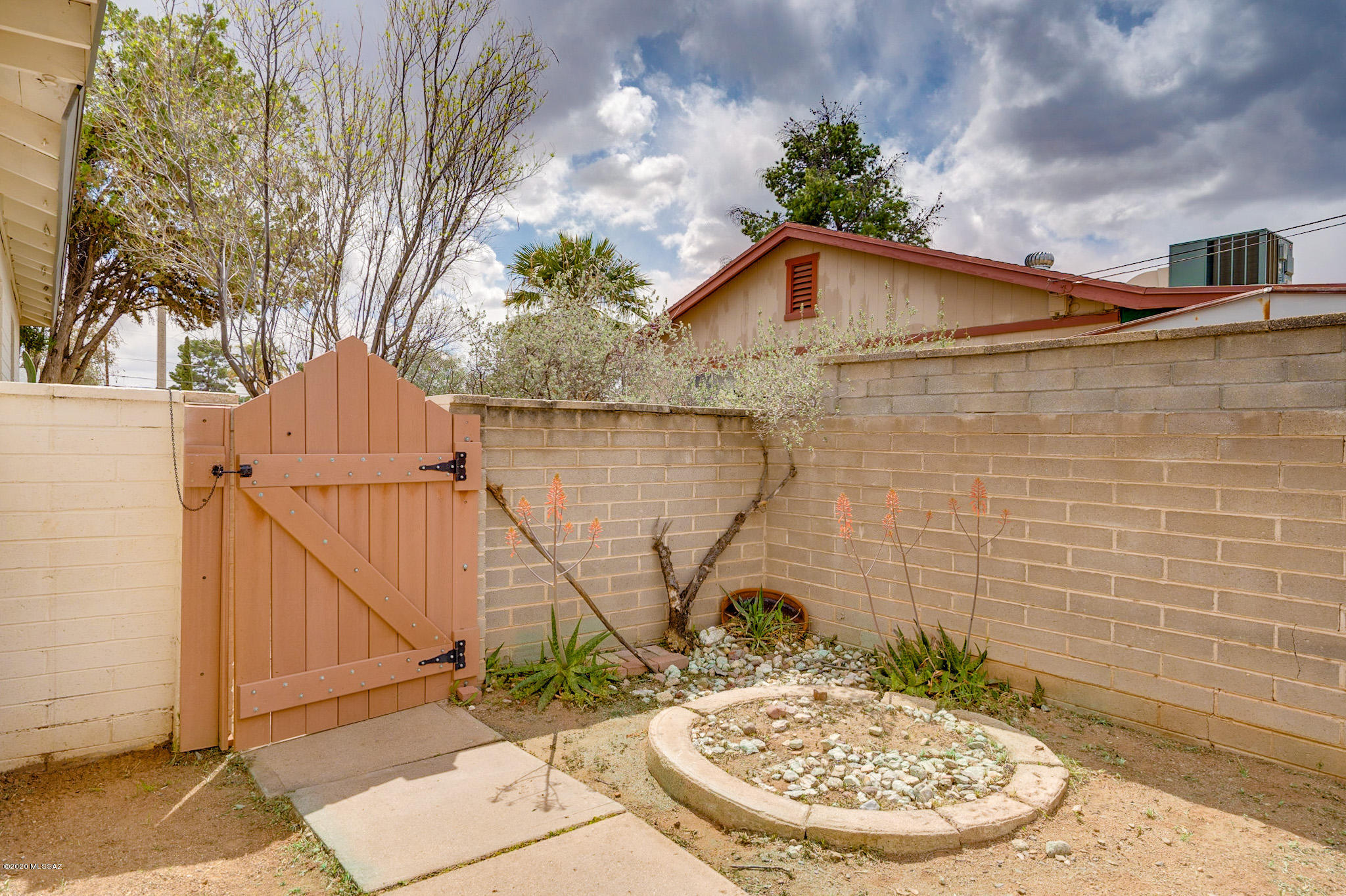 Del Monte Village - Residential