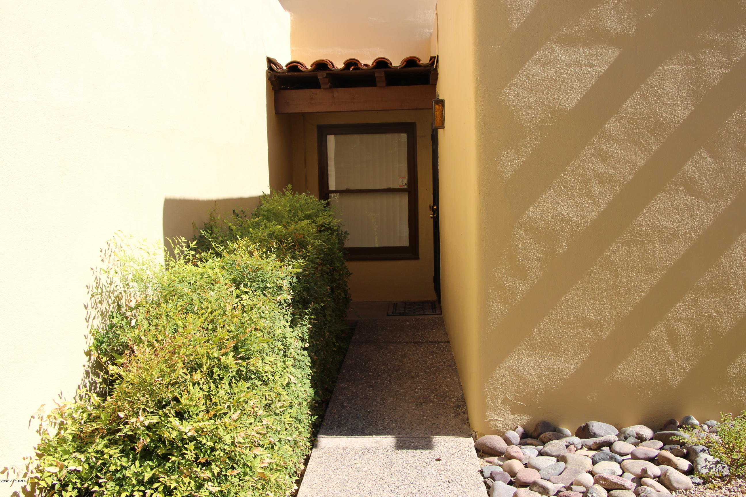 Spacious townhome-style condo in desirable Casas Presidio Condominium complex. In back of complex, peaceful and low traffic. All appliances convey. Private back yard. Immaculatel-kept grounds w/ pool/spa and grassy common area. Includes 1 dedicated covered parking spot. Seller will include a 1yr home warranty.