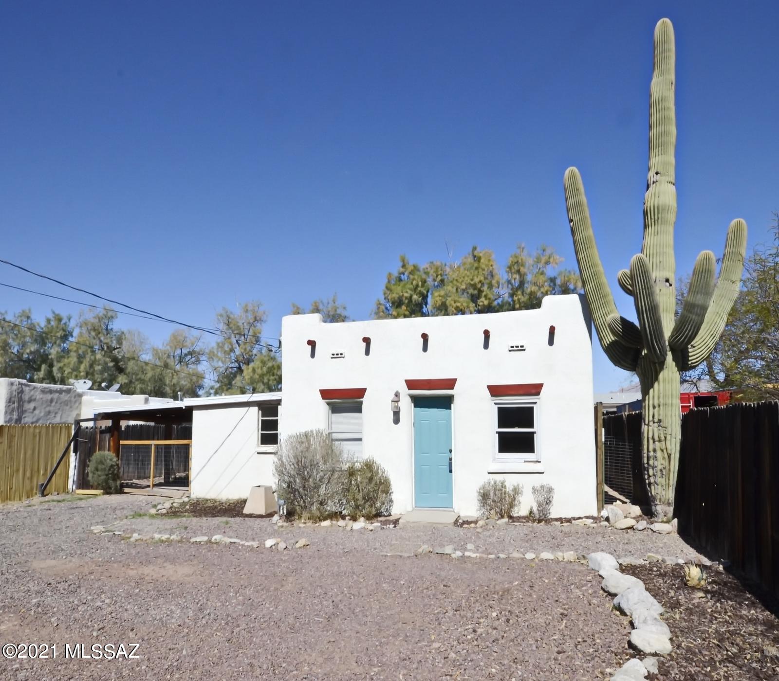 A Rare Home With Such Charm, Under $200,000! Large Corner Lot (At The End Of A Private Street), With A Giant Backyard & Mature Trees. Freshly Cleaned & Ready To Move In!