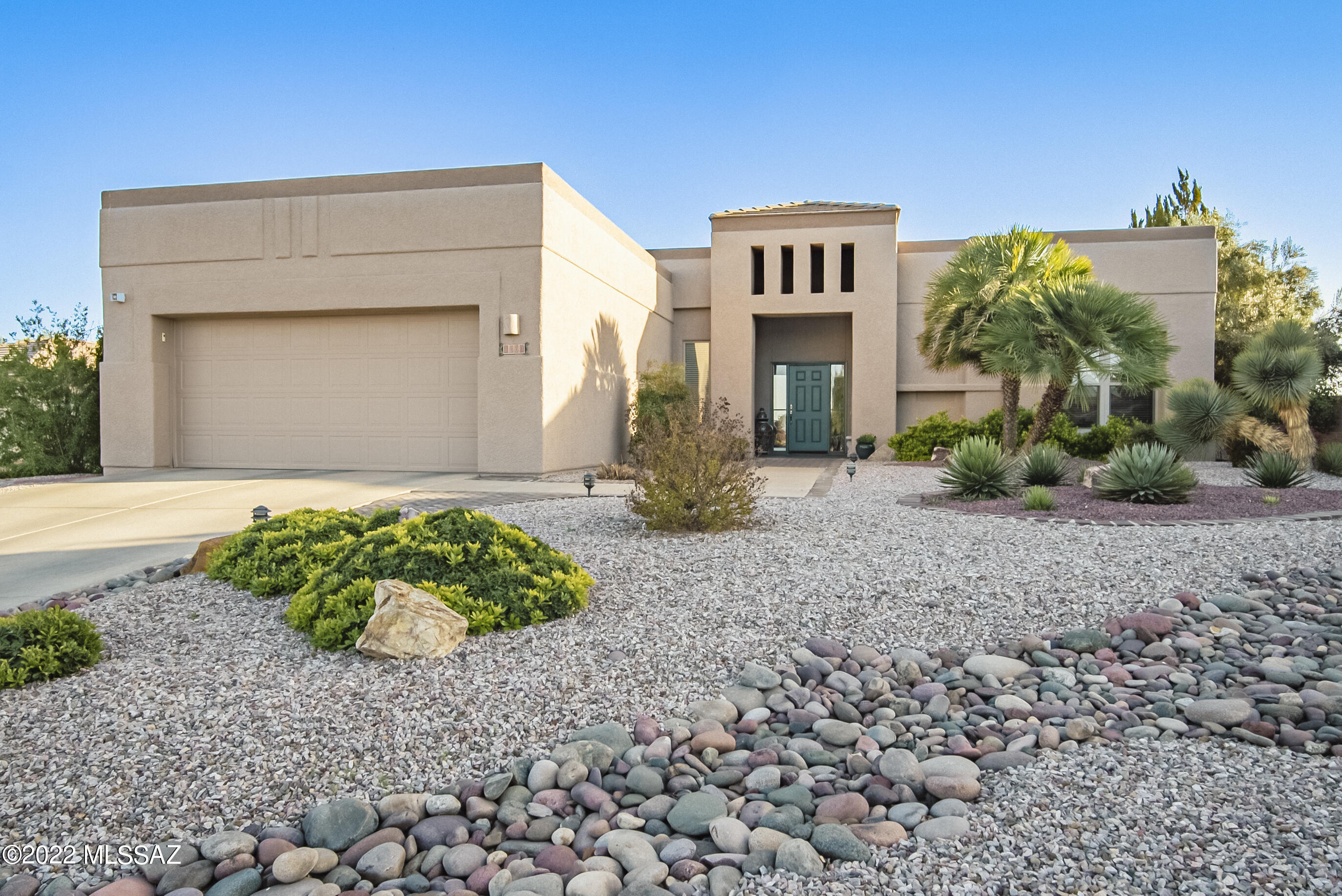 San Ignacio Heights (136-156) - Residential