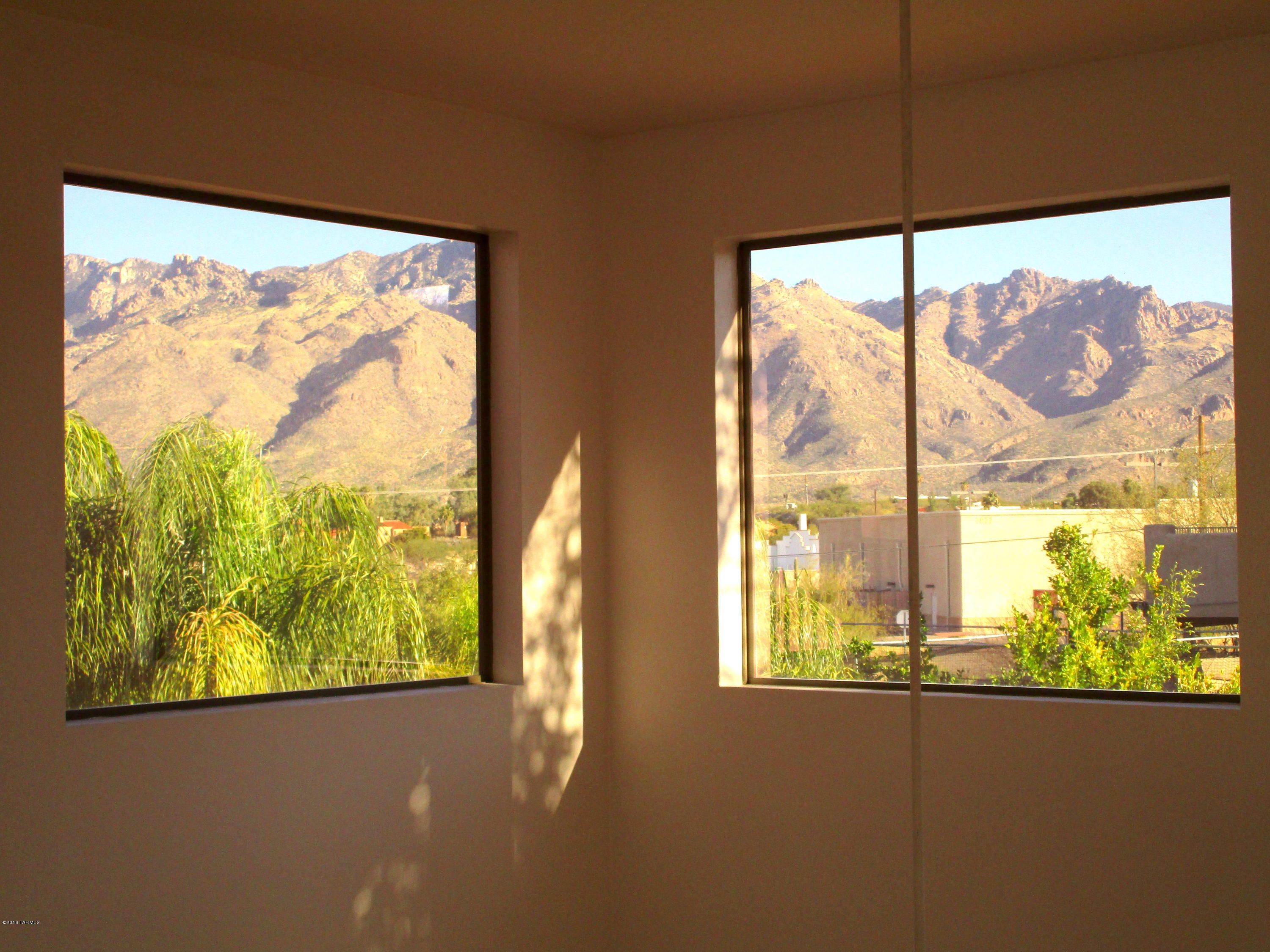 Shadows @ Sabino (1-103) - Residential