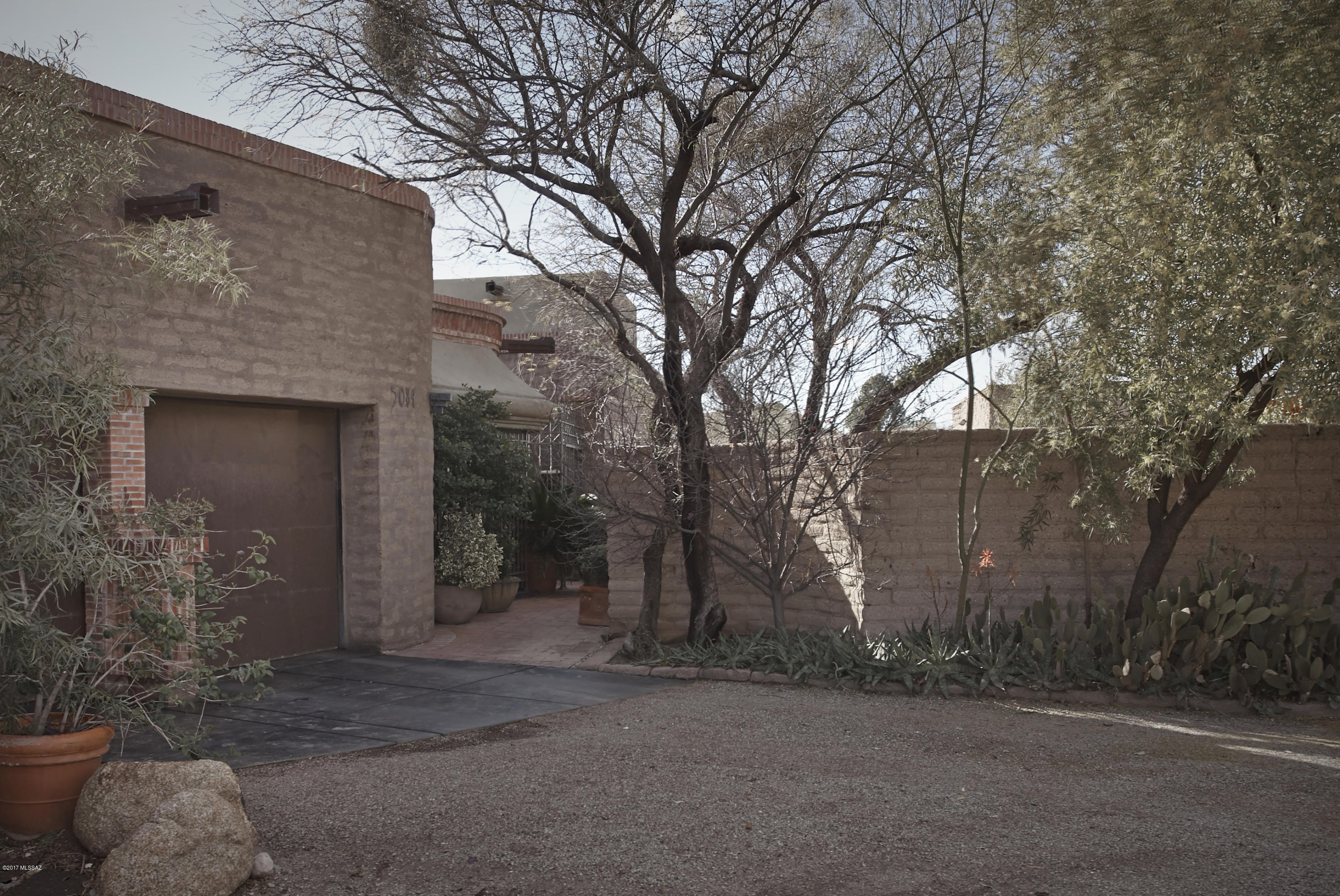 Fort Lowell Place (1-12) - Residential