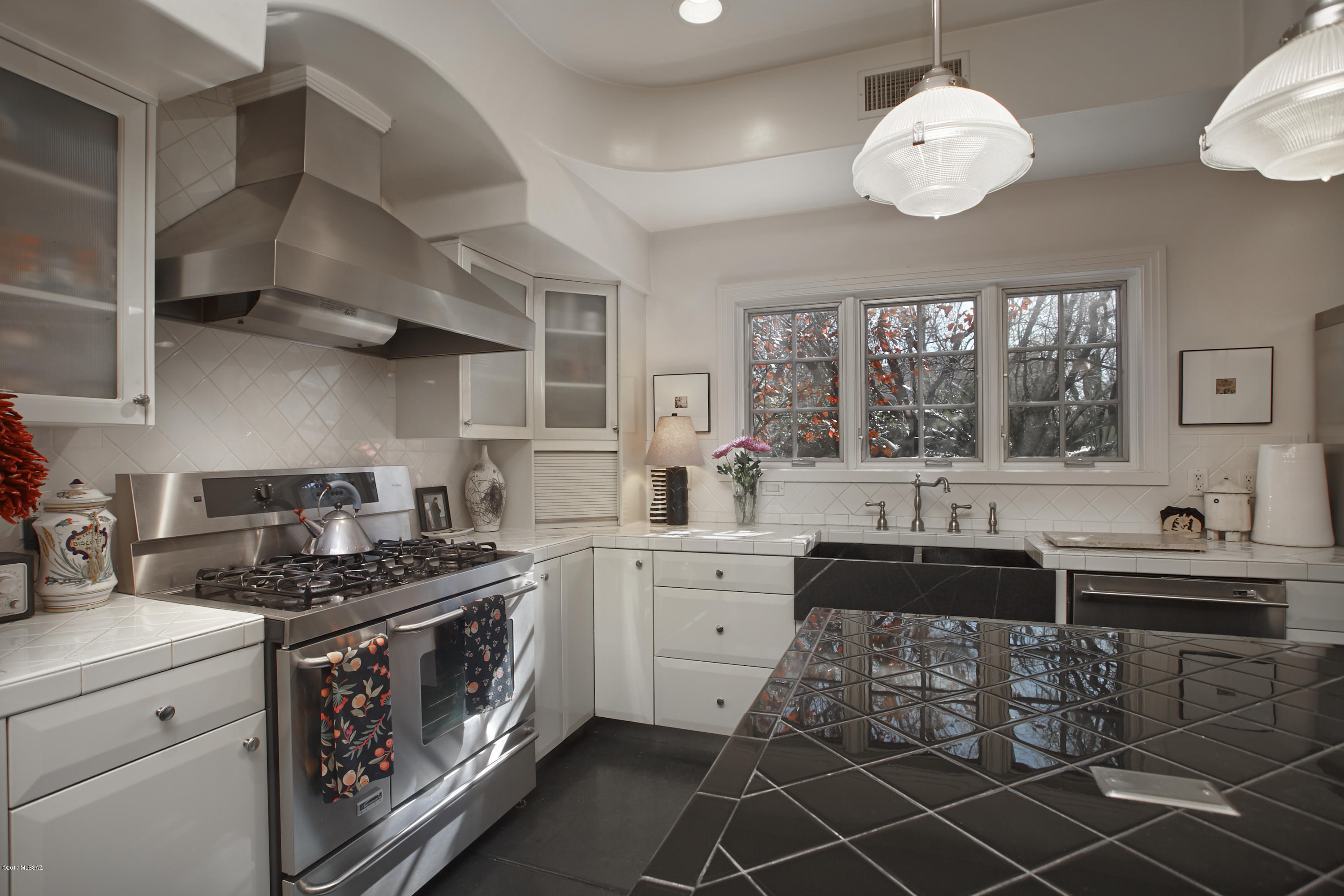 Fort Lowell Place (1-12) - Residential