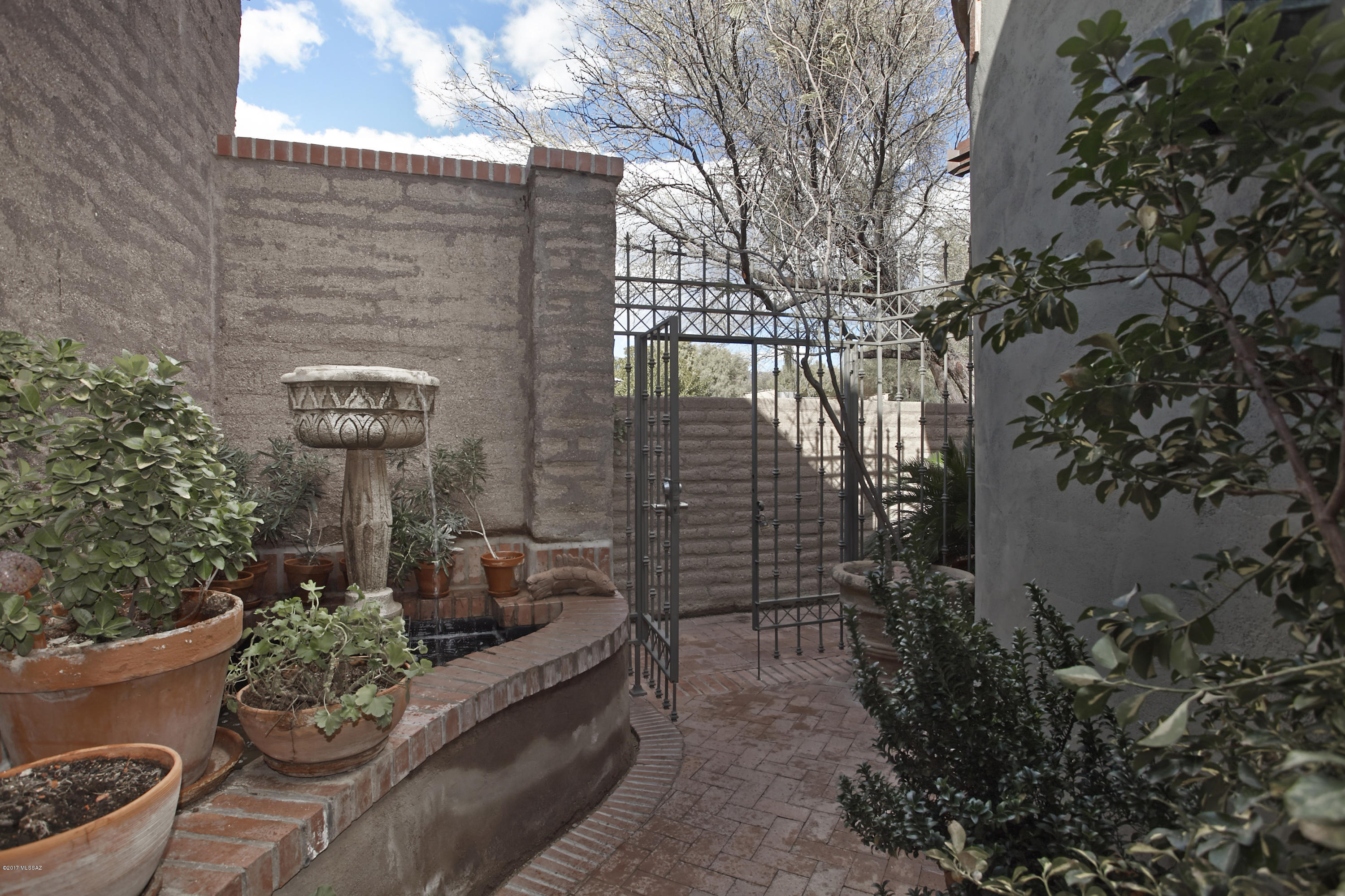 Fort Lowell Place (1-12) - Residential