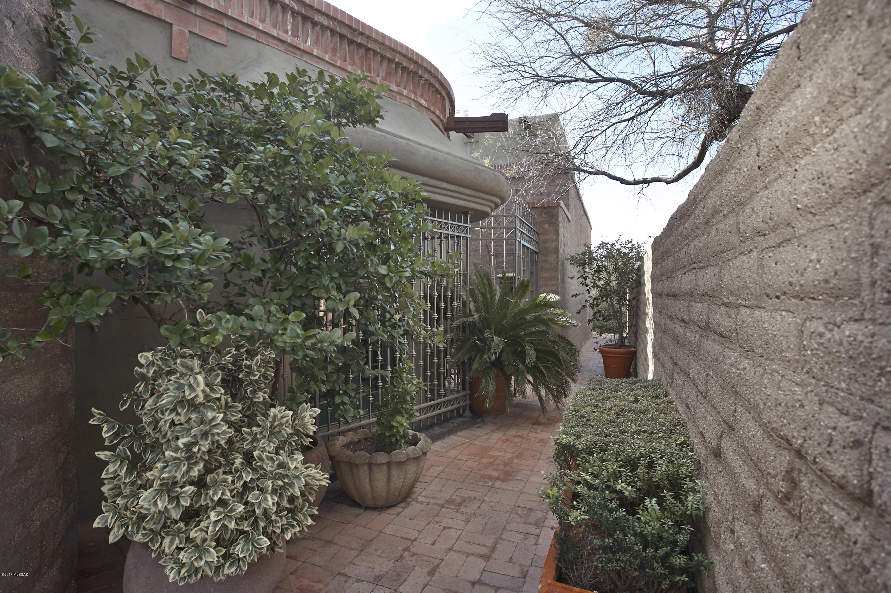 Fort Lowell Place (1-12) - Residential