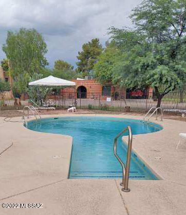 Racquet Club Condominium - Residential
