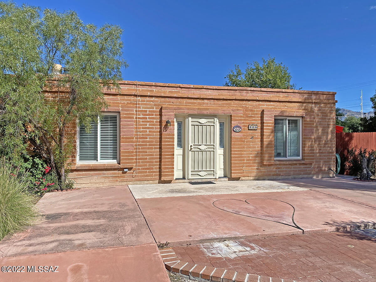Rare opportunity to buy in THE RANCH! One of my favorites in Tucson! Quaint little community next to the Tucson Racquet Club. These seldom come up for sale. Pride of ownership Move in ready!2 BR / 1 BA. Beautiful, open floor plan with living room flowing into the dining area and then to a large private brick paved patio. Have a party or just enjoy for yourself. Don't forget to check out the Racquet shaped pool!