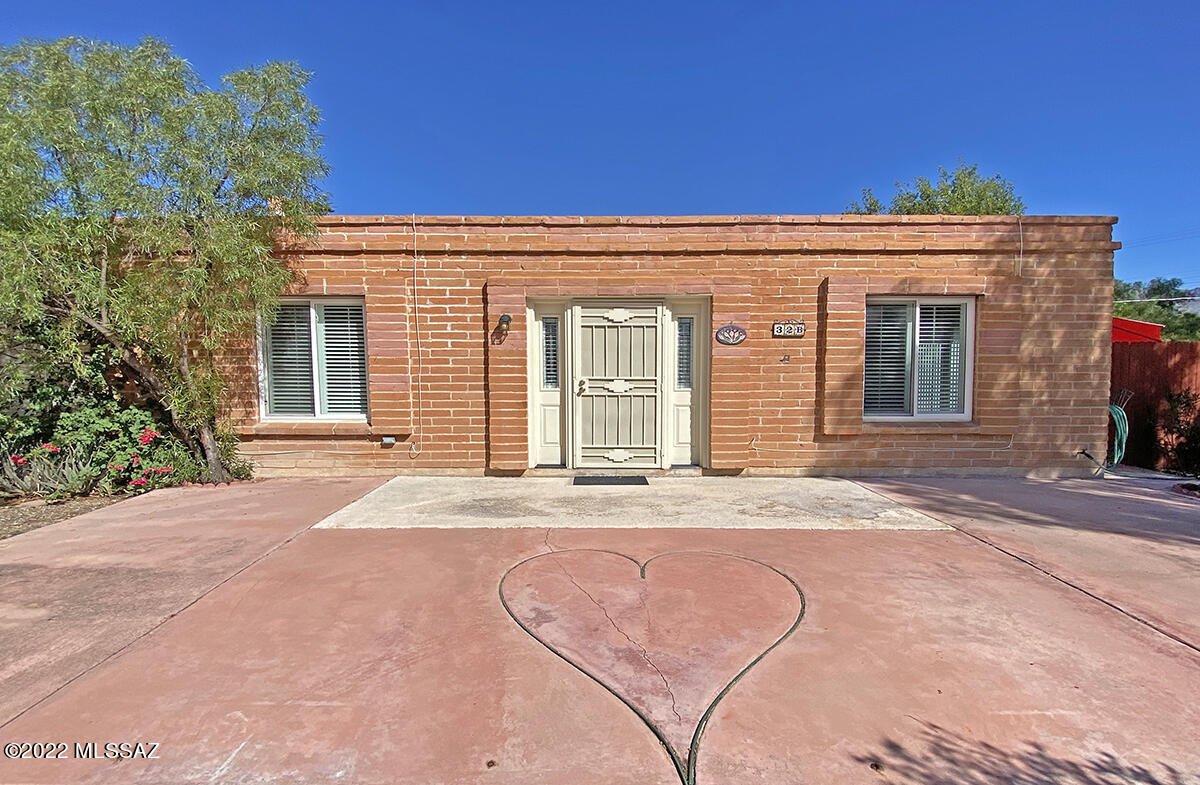 Racquet Club Condominium - Residential