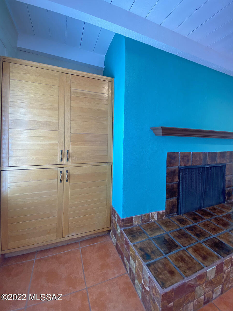 Racquet Club Condominium - Residential