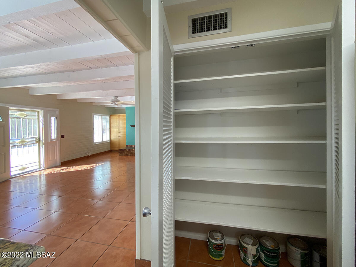 Racquet Club Condominium - Residential