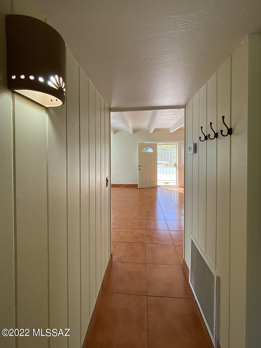 Racquet Club Condominium - Residential