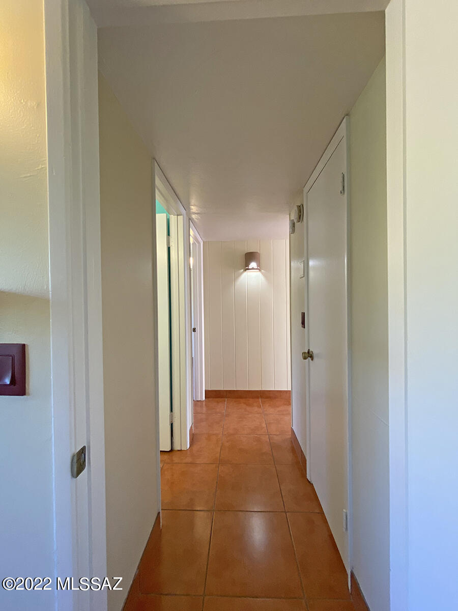 Racquet Club Condominium - Residential