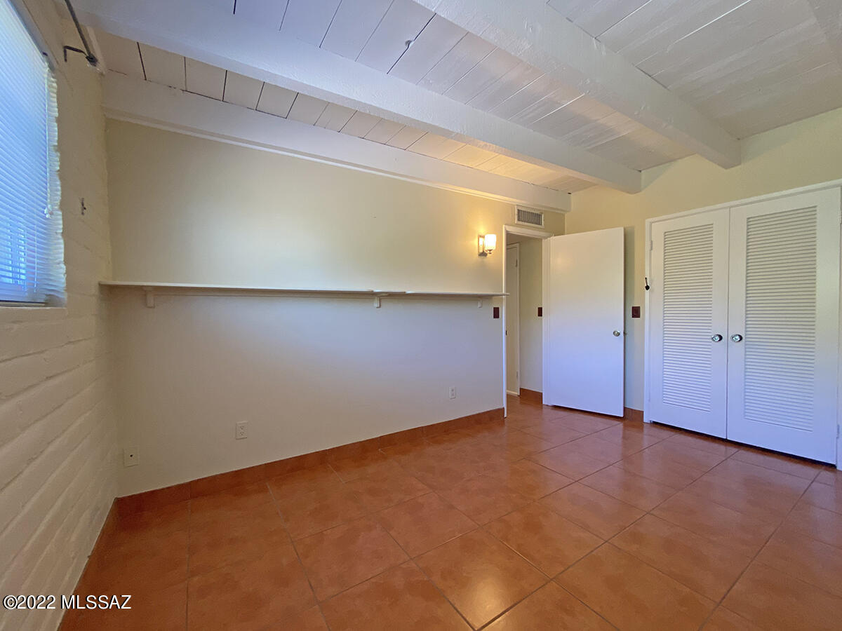 Racquet Club Condominium - Residential