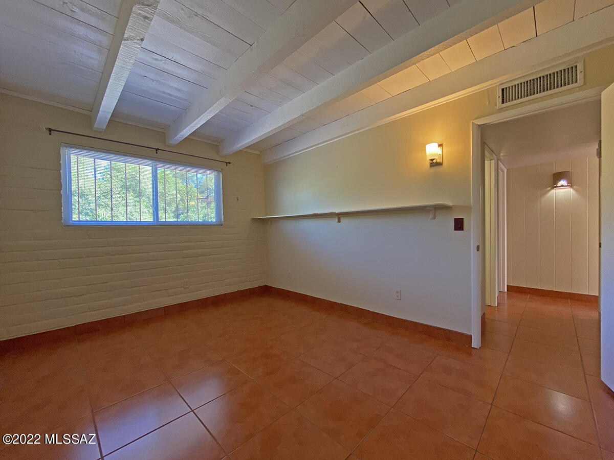 Racquet Club Condominium - Residential