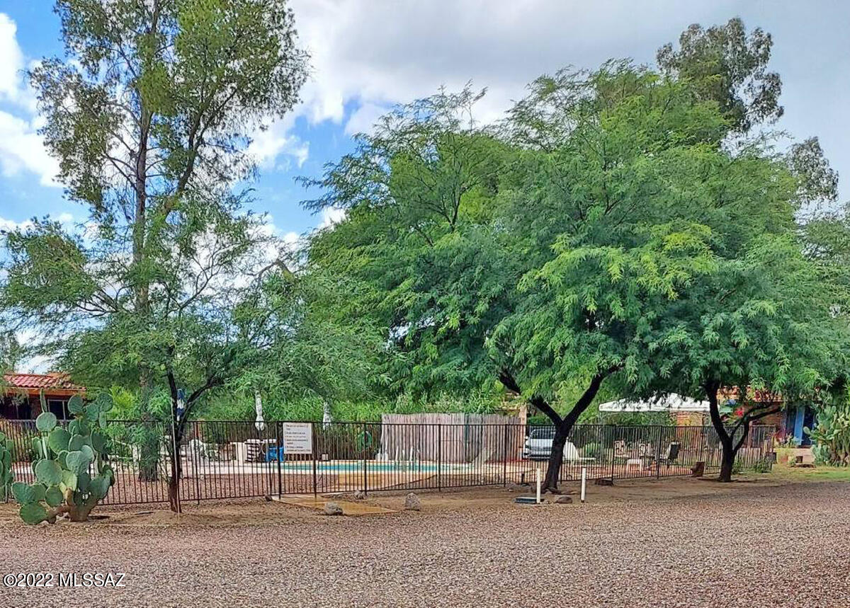 Racquet Club Condominium - Residential
