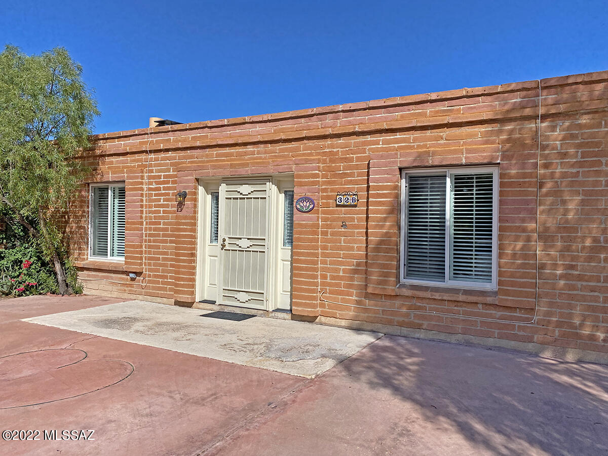 Racquet Club Condominium - Residential