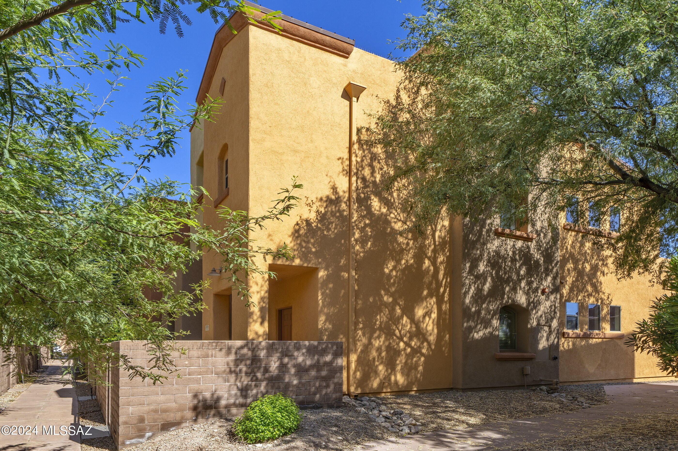 River Walk (1-140) - Residential